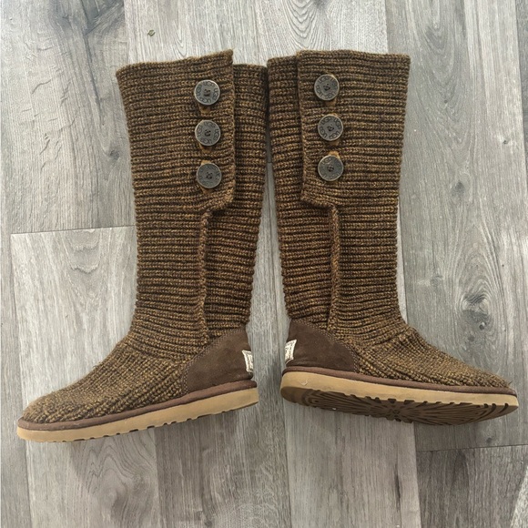 UGG Classic Cardi boots size 7 - Picture 1 of 8